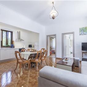 6 bedroom villa with pool near Labin, Istria, sleeps 12